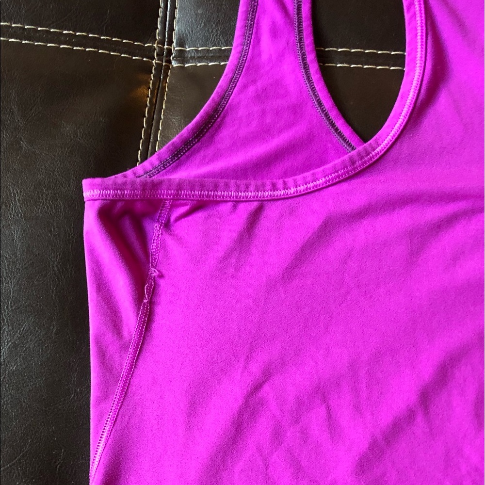 Athleta chi tank hi-low hemline - Picture 5 of 11